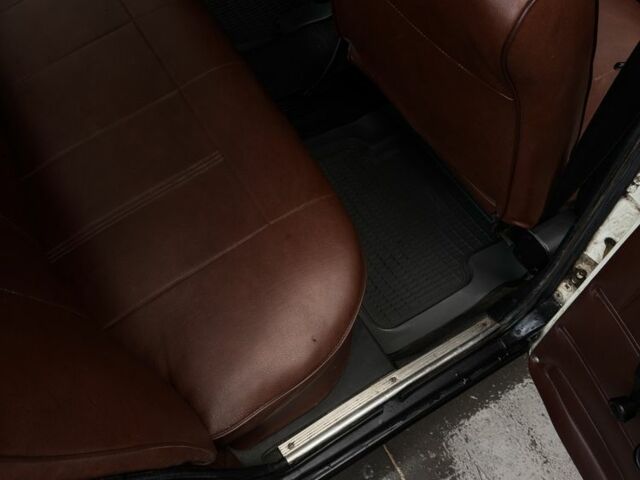 Белый ВАЗ 2105, объемом двигателя 1.5 л и пробегом 1 тыс. км за 912 $, фото 6 на Automoto.ua