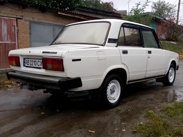 ВАЗ 2105 1983 в Калиновке на Automoto.ua Белый ВАЗ 2105, объемом двигателя 1.3 л и пробегом 150 тыс. км за 1200 $, фото 4 на Automoto.ua