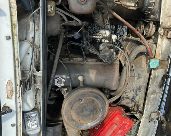 Белый ВАЗ 2105, объемом двигателя 1.5 л и пробегом 340 тыс. км за 400 $, фото 7 на Automoto.ua
