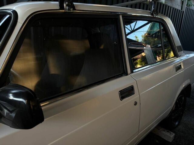 Белый ВАЗ 2105, объемом двигателя 0 л и пробегом 100 тыс. км за 700 $, фото 12 на Automoto.ua