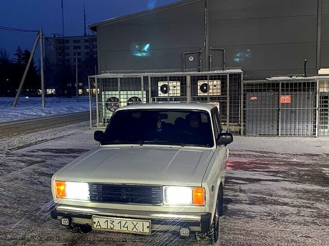 Белый ВАЗ 2105, объемом двигателя 13 л и пробегом 300 тыс. км за 1300 $, фото 2 на Automoto.ua