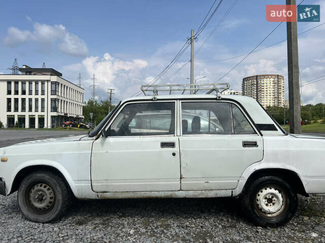 Белый ВАЗ 2105, объемом двигателя 1.5 л и пробегом 340 тыс. км за 400 $, фото 4 на Automoto.ua
