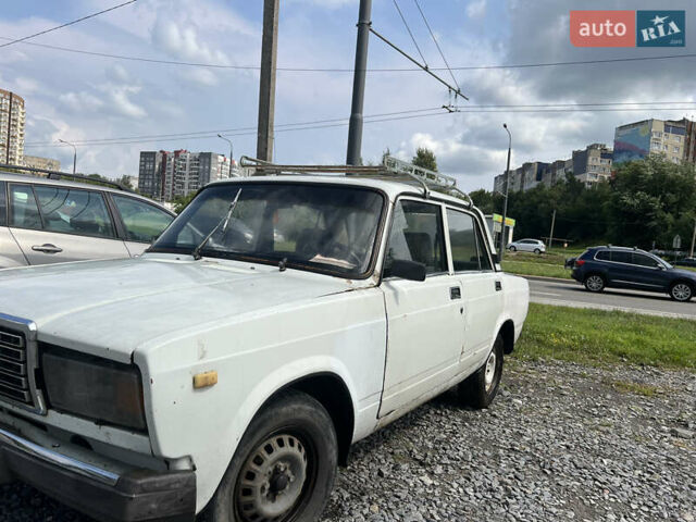 Белый ВАЗ 2105, объемом двигателя 1.5 л и пробегом 340 тыс. км за 400 $, фото 3 на Automoto.ua