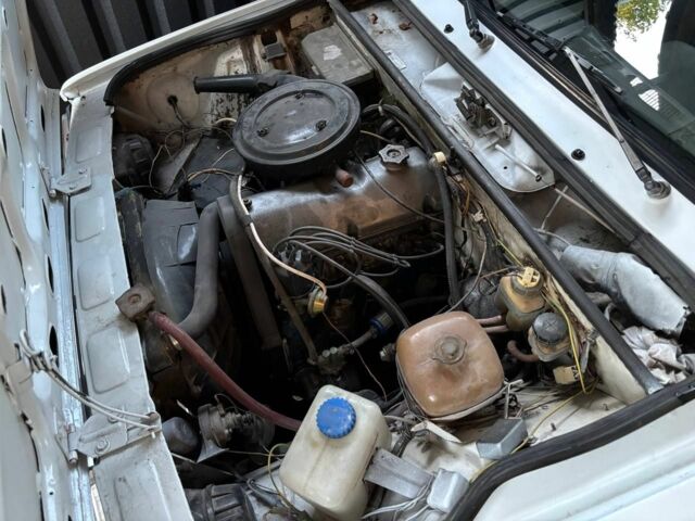 Белый ВАЗ 2105, объемом двигателя 0 л и пробегом 100 тыс. км за 700 $, фото 5 на Automoto.ua