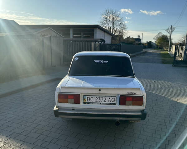 Білий ВАЗ 2105, об'ємом двигуна 1.5 л та пробігом 99 тис. км за 500 $, фото 2 на Automoto.ua