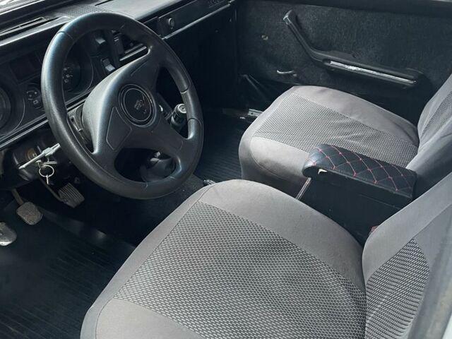 Белый ВАЗ 2105, объемом двигателя 1.5 л и пробегом 50 тыс. км за 713 $, фото 4 на Automoto.ua