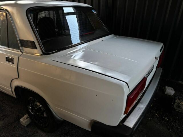 Белый ВАЗ 2105, объемом двигателя 0 л и пробегом 100 тыс. км за 700 $, фото 7 на Automoto.ua