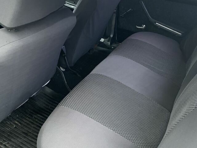 Белый ВАЗ 2105, объемом двигателя 1.5 л и пробегом 50 тыс. км за 713 $, фото 5 на Automoto.ua