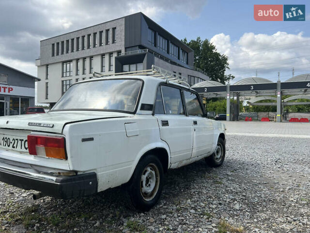Белый ВАЗ 2105, объемом двигателя 1.5 л и пробегом 340 тыс. км за 400 $, фото 2 на Automoto.ua