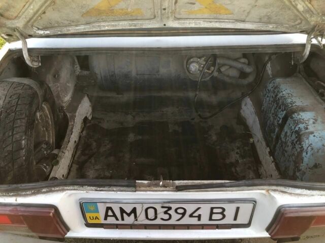 Белый ВАЗ 2105, объемом двигателя 1.3 л и пробегом 27 тыс. км за 550 $, фото 4 на Automoto.ua