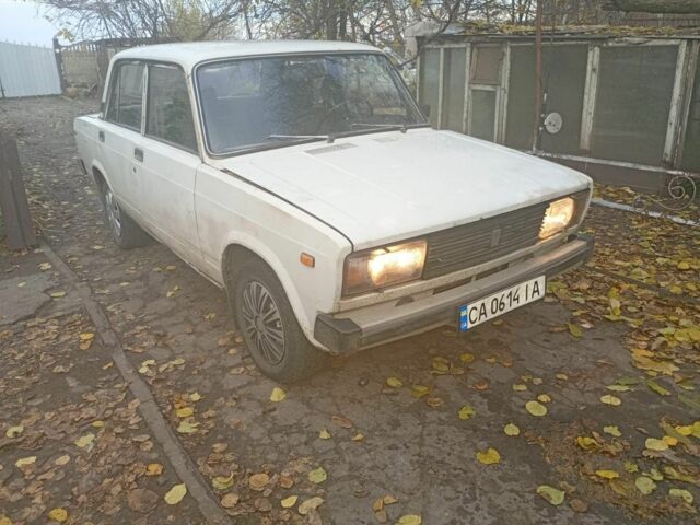 Белый ВАЗ 2105, объемом двигателя 1.5 л и пробегом 190 тыс. км за 451 $, фото 1 на Automoto.ua