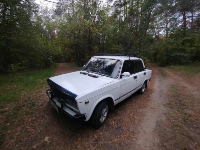 Белый ВАЗ 2105, объемом двигателя 1.2 л и пробегом 32 тыс. км за 1250 $, фото 3 на Automoto.ua