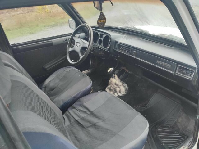 Белый ВАЗ 2105, объемом двигателя 0 л и пробегом 300 тыс. км за 750 $, фото 12 на Automoto.ua