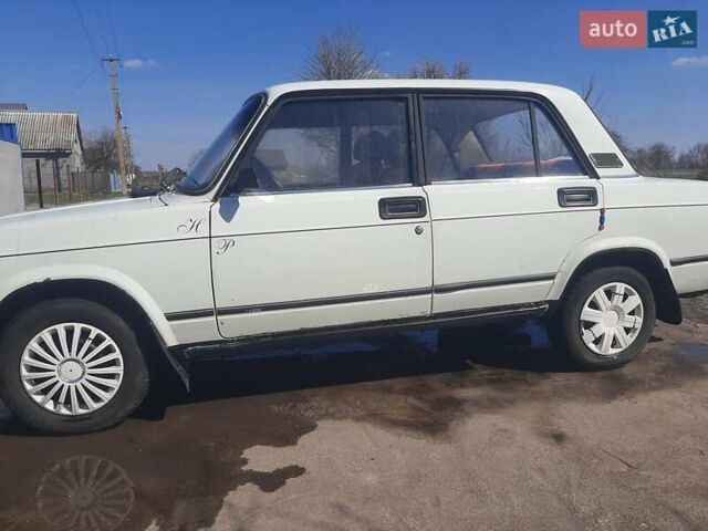Белый ВАЗ 2105, объемом двигателя 0 л и пробегом 92 тыс. км за 550 $, фото 4 на Automoto.ua