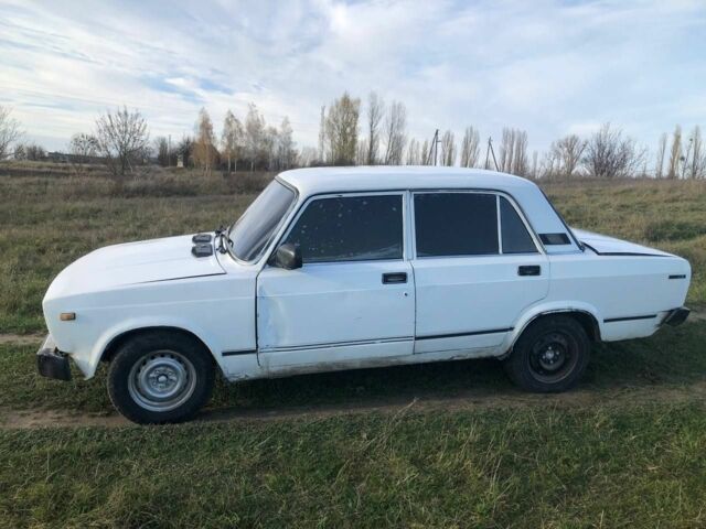 Белый ВАЗ 2105, объемом двигателя 1.3 л и пробегом 27 тыс. км за 550 $, фото 2 на Automoto.ua