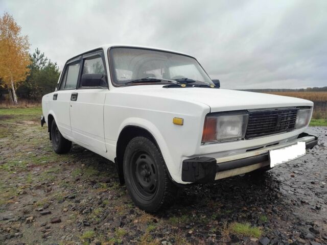 Белый ВАЗ 2105, объемом двигателя 0 л и пробегом 300 тыс. км за 750 $, фото 8 на Automoto.ua