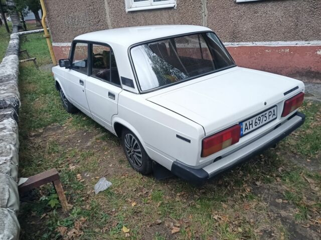 Белый ВАЗ 2105, объемом двигателя 1.5 л и пробегом 245 тыс. км за 1100 $, фото 2 на Automoto.ua