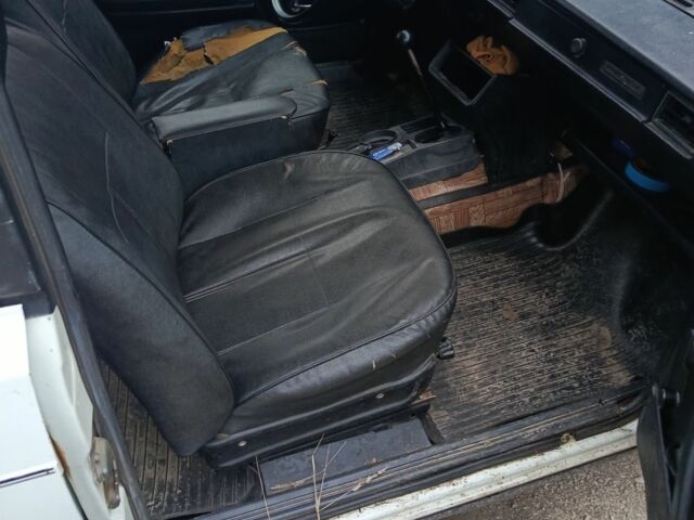 Білий ВАЗ 2105, об'ємом двигуна 1.2 л та пробігом 158 тис. км за 558 $, фото 4 на Automoto.ua