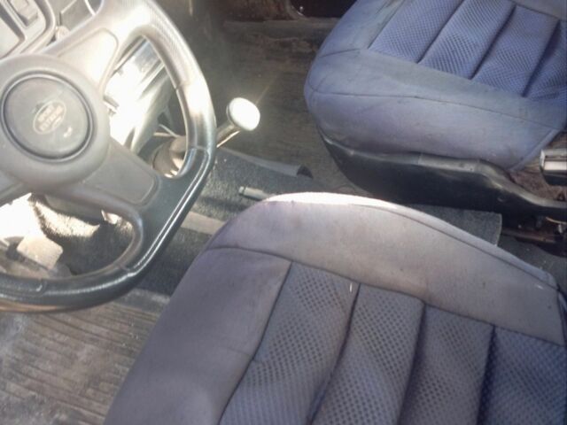 Белый ВАЗ 2105, объемом двигателя 1.2 л и пробегом 30 тыс. км за 750 $, фото 4 на Automoto.ua