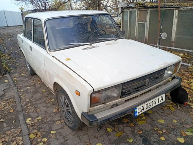 Белый ВАЗ 2105, объемом двигателя 1.5 л и пробегом 190 тыс. км за 451 $, фото 4 на Automoto.ua