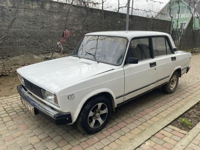 Белый ВАЗ 2105, объемом двигателя 1.5 л и пробегом 69 тыс. км за 593 $, фото 1 на Automoto.ua