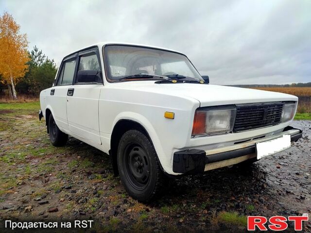 Белый ВАЗ 2105, объемом двигателя 1.2 л и пробегом 200 тыс. км за 750 $, фото 7 на Automoto.ua