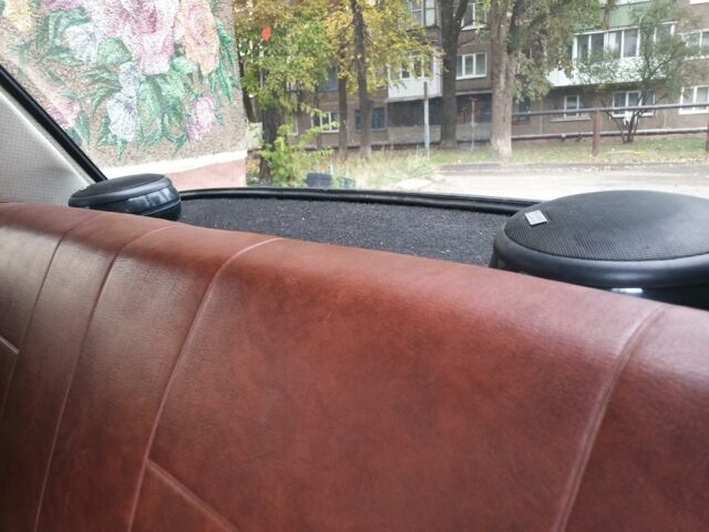 Белый ВАЗ 2105, объемом двигателя 1.5 л и пробегом 245 тыс. км за 1100 $, фото 6 на Automoto.ua