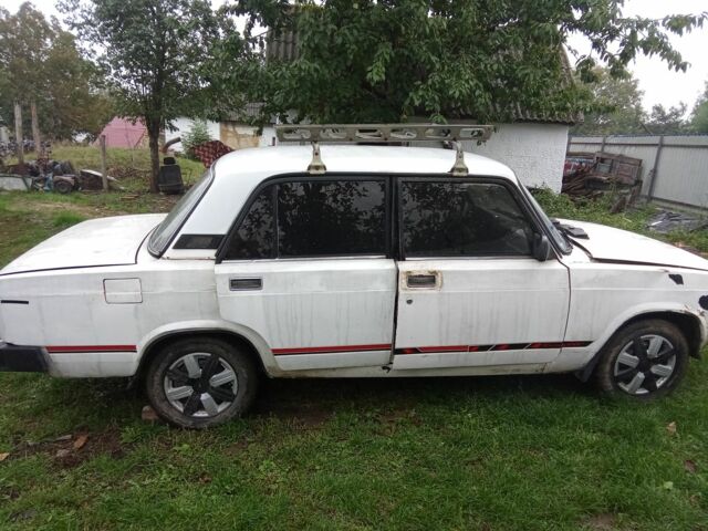 Белый ВАЗ 2105, объемом двигателя 1.3 л и пробегом 48 тыс. км за 316 $, фото 3 на Automoto.ua