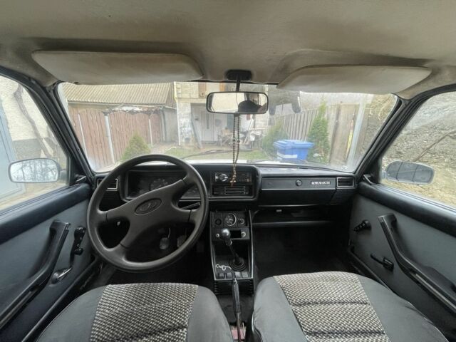 Белый ВАЗ 2105, объемом двигателя 1.5 л и пробегом 69 тыс. км за 593 $, фото 4 на Automoto.ua