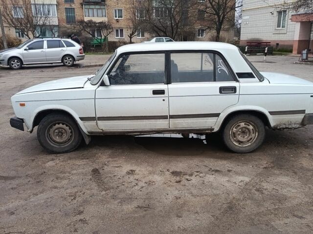 Білий ВАЗ 2105, об'ємом двигуна 1.2 л та пробігом 158 тис. км за 558 $, фото 2 на Automoto.ua