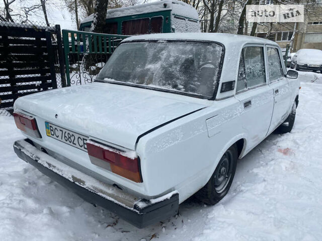 Білий ВАЗ 2105, об'ємом двигуна 1.6 л та пробігом 100 тис. км за 1000 $, фото 1 на Automoto.ua