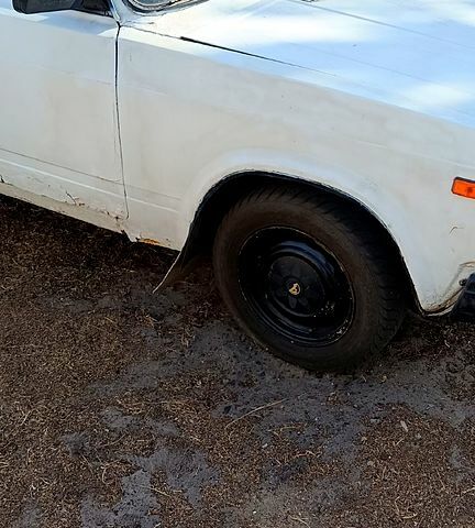 Белый ВАЗ 2105, объемом двигателя 1.5 л и пробегом 100 тыс. км за 290 $, фото 1 на Automoto.ua