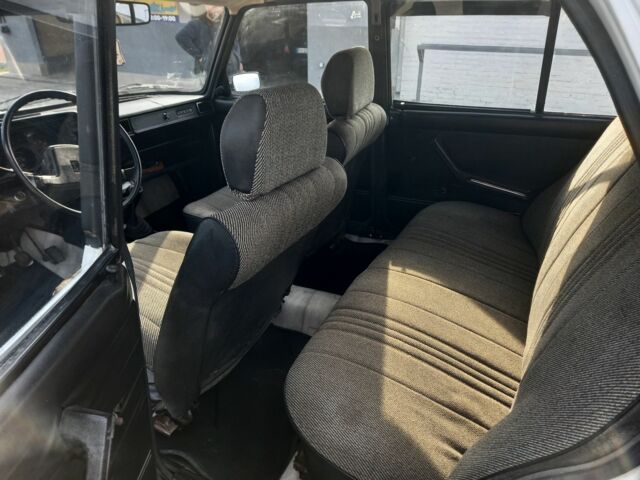 Белый ВАЗ 2105, объемом двигателя 0 л и пробегом 140 тыс. км за 596 $, фото 9 на Automoto.ua