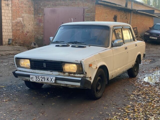 Белый ВАЗ 2105, объемом двигателя 0 л и пробегом 98 тыс. км за 358 $, фото 1 на Automoto.ua
