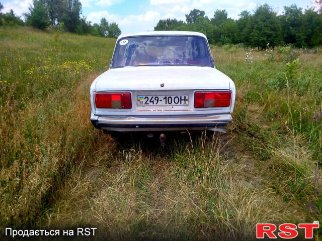 Белый ВАЗ 2105, объемом двигателя 1.5 л и пробегом 60 тыс. км за 370 $, фото 3 на Automoto.ua