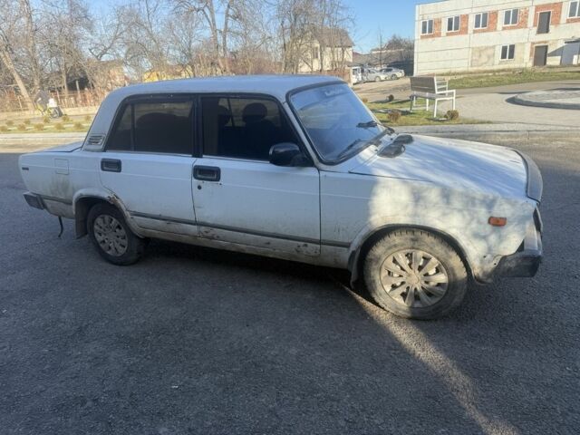 Белый ВАЗ 2105, объемом двигателя 1.2 л и пробегом 175 тыс. км за 350 $, фото 1 на Automoto.ua