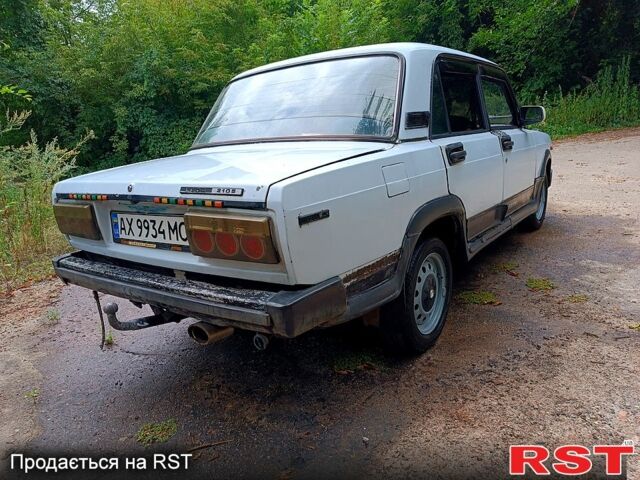 Белый ВАЗ 2105, объемом двигателя 1.3 л и пробегом 100 тыс. км за 720 $, фото 3 на Automoto.ua