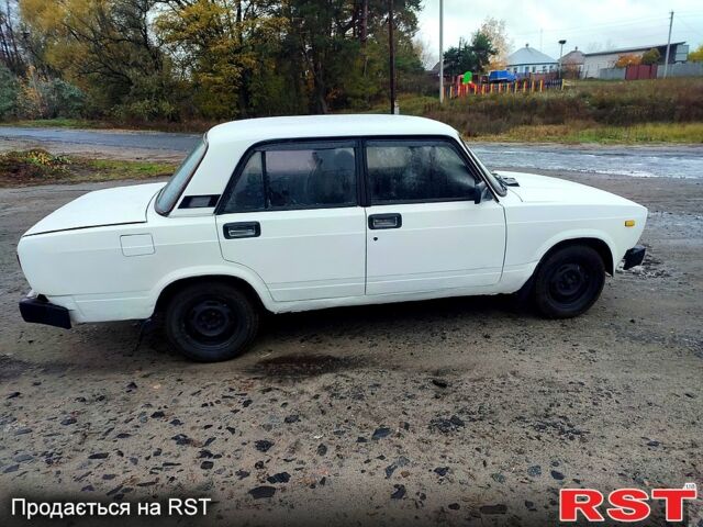 Белый ВАЗ 2105, объемом двигателя 1.2 л и пробегом 0 тыс. км за 650 $, фото 5 на Automoto.ua