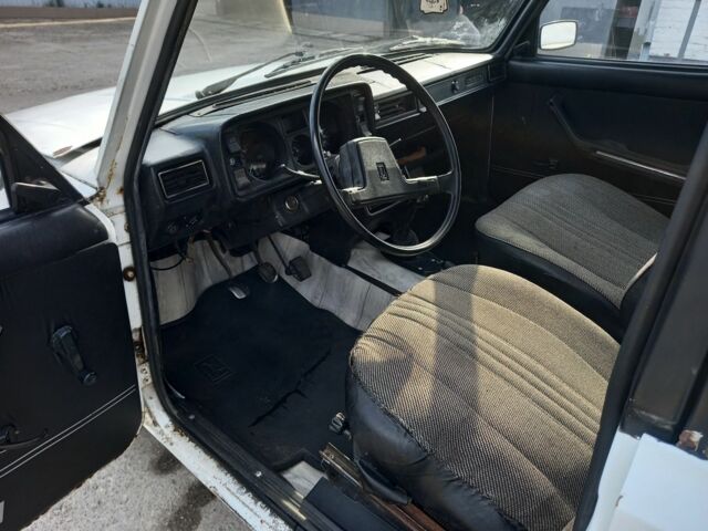 Белый ВАЗ 2105, объемом двигателя 0 л и пробегом 140 тыс. км за 596 $, фото 7 на Automoto.ua