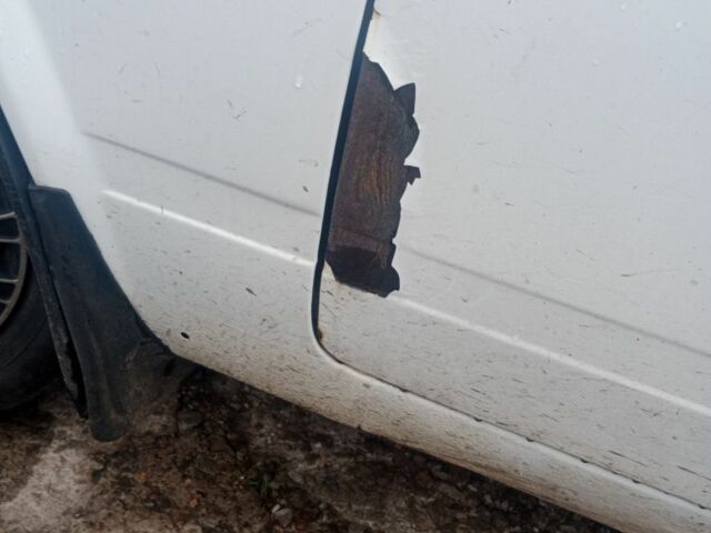 Белый ВАЗ 2105, объемом двигателя 1.2 л и пробегом 300 тыс. км за 714 $, фото 4 на Automoto.ua