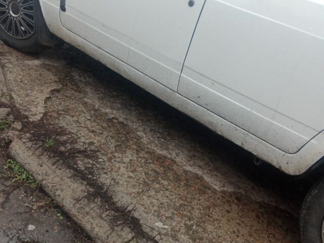 Белый ВАЗ 2105, объемом двигателя 1.2 л и пробегом 300 тыс. км за 714 $, фото 3 на Automoto.ua