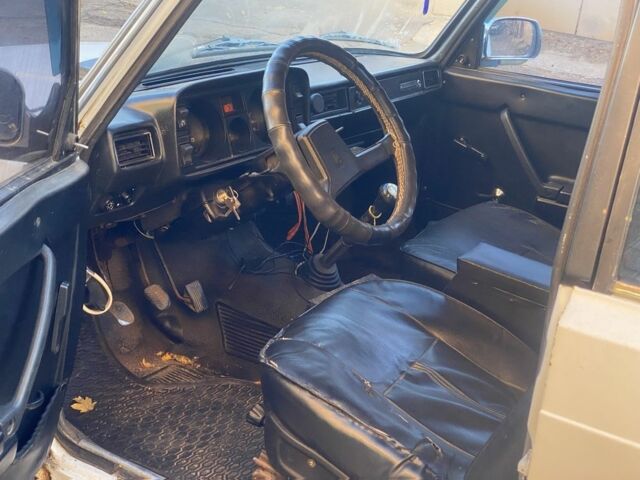 Белый ВАЗ 2105, объемом двигателя 0 л и пробегом 98 тыс. км за 358 $, фото 4 на Automoto.ua