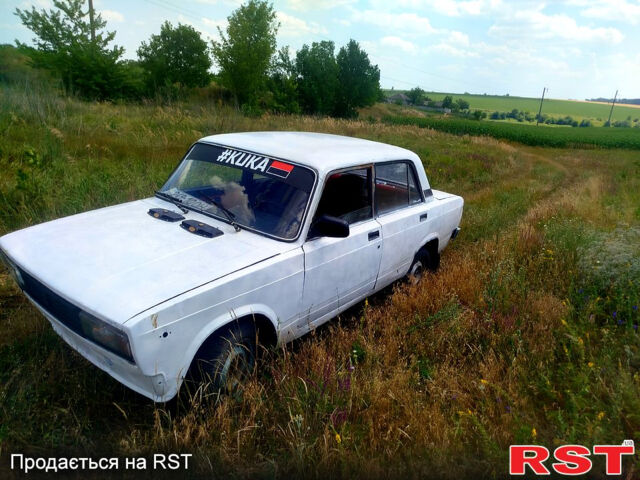 Белый ВАЗ 2105, объемом двигателя 1.5 л и пробегом 60 тыс. км за 370 $, фото 1 на Automoto.ua