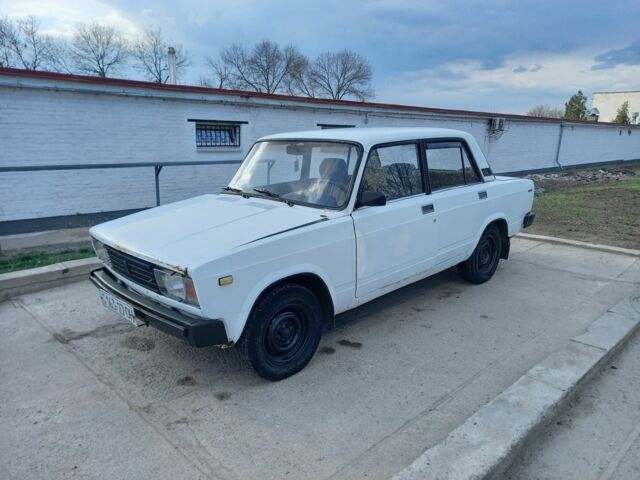 Белый ВАЗ 2105, объемом двигателя 0 л и пробегом 140 тыс. км за 596 $, фото 2 на Automoto.ua