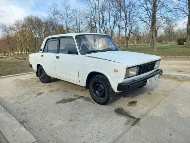 Белый ВАЗ 2105, объемом двигателя 0 л и пробегом 140 тыс. км за 596 $, фото 5 на Automoto.ua