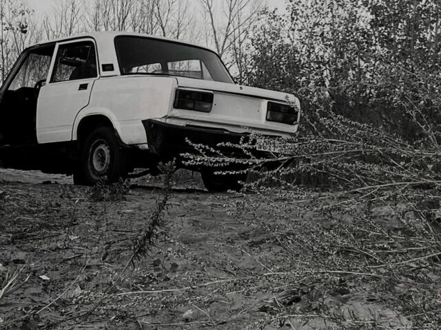 Белый ВАЗ 2105, объемом двигателя 1.3 л и пробегом 9 тыс. км за 267 $, фото 1 на Automoto.ua
