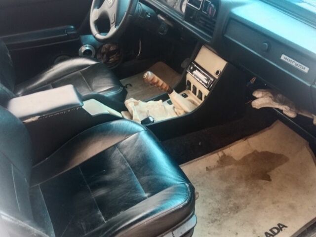 Белый ВАЗ 2105, объемом двигателя 1.2 л и пробегом 300 тыс. км за 714 $, фото 5 на Automoto.ua