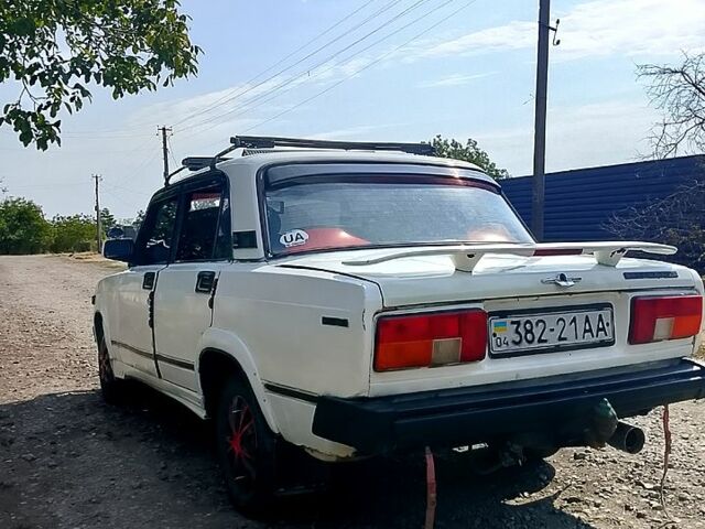 Белый ВАЗ 2105, объемом двигателя 1.3 л и пробегом 777 тыс. км за 720 $, фото 1 на Automoto.ua