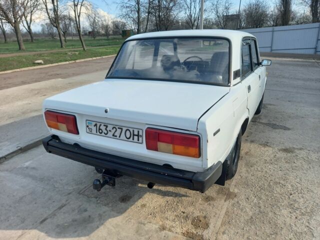 Белый ВАЗ 2105, объемом двигателя 0 л и пробегом 140 тыс. км за 596 $, фото 3 на Automoto.ua