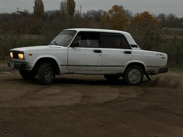 Белый ВАЗ 2105, объемом двигателя 10 л и пробегом 1 тыс. км за 367 $, фото 1 на Automoto.ua